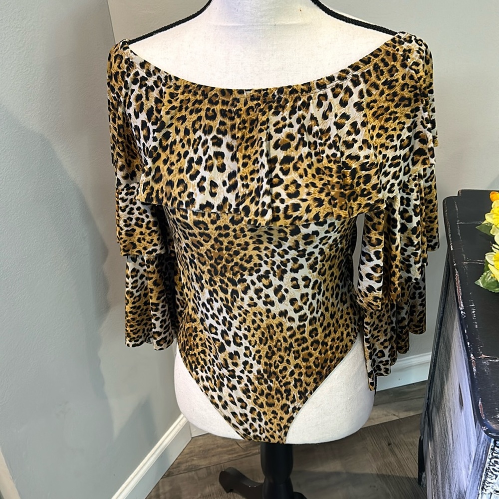 TOUCH ME brand leopard print bodysuit  size medium